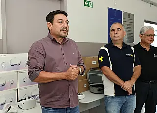 Rotary doa óculos para aprendizado aos TEA