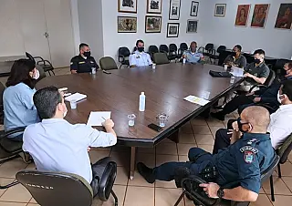 Prefeita convoca forças de segurança para ajudar a fiscalizar novo decreto