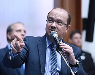 Emenda de Barbosinha preserva direito de aposentadoria de policiais