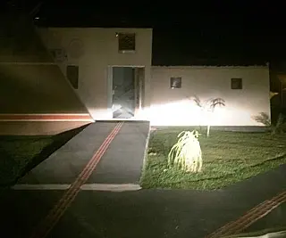 Prefeitura esquece de pagar conta e prédio fica no escuro
