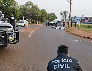 Homem passa direto pela rotatória e morre