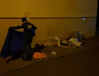 Projeto Noites Frias, da Guarda Municipal, aquece moradores de rua em Dourados