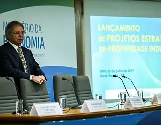 Guedes diz que reforma passa antes do recesso
