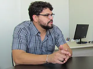 Mauricio pede asfalto para bairros e segurança na feira