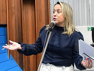 Lia Nogueira pede climatizadores em postos de saúde