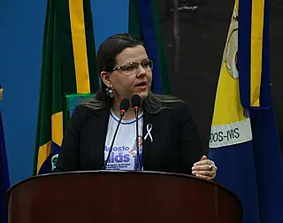 Daniela convoca famílias para levar crianças à campanha de vacinação
