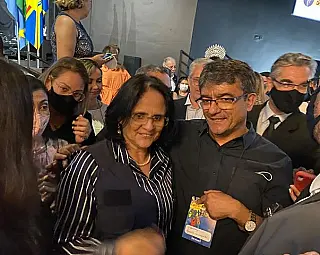 Juscelino participa de evento com ministra