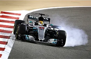 Ferrari venceu no Bahrein seguindo estratégia, pneu 'amigo' e pit stop rival lento