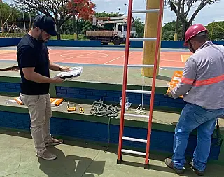 Jânio Miguel viabiliza refletores para o Flórida