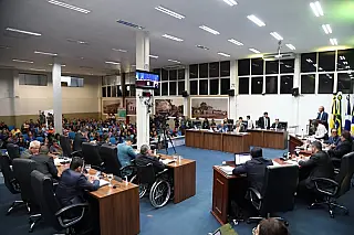 Maioria na Câmara vota por reajuste de servidores
