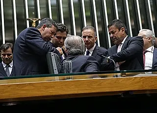 Deputados devem escolher novo presidente da Câmara quinta-feira