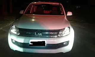 Ladrões rendem mãe e filha para roubar caminhonete e um acaba preso