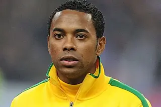 STJ começa a julgar possibilidade de Robinho cumprir pena no Brasil