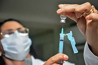 Secretaria autoriza 4ª dose contra Covid para pessoas com mais de 35 anos