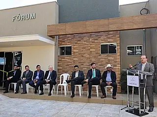 Angélica ganha novo Fórum