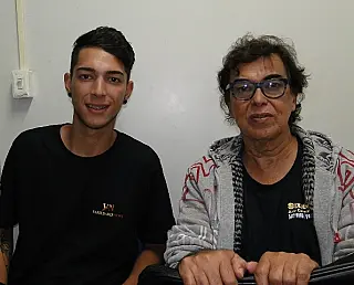 Revista comemora um ano com festa a fantasia neste domingo
