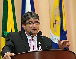 Vereador confere estoque