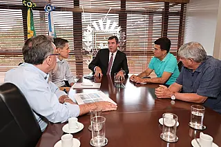 Marçal alinha projetos para Dourados com Riedel