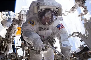 Astronauta bate recorde americano de tempo no espaço