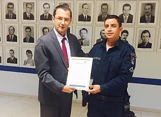 Policial que arriscou a vida para evitar assalto em Dourados é homenageado na Câmara
