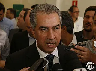 Para economizar, Reinaldo promete fundir pastas e cortar comissionados