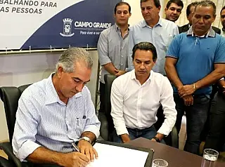 Reinaldo interrompe férias para assinar pacto por Campo Grande com Marquinhos