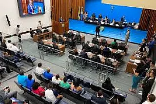 Deputados votam projeto de igualdade na divisão de recursos ao esporte