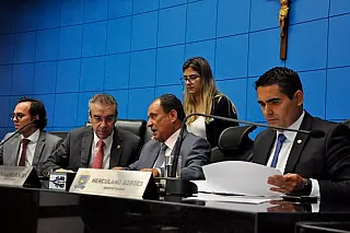 Mesa Diretora da ALEMS promulga emenda à Constituição do Estado