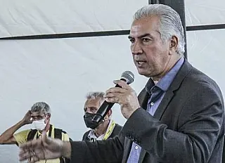 Governador antecipa metade do 13° salário aos servidores