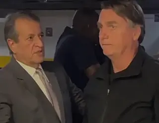 Bolsonaro chega ao Brasil para liderar o PL