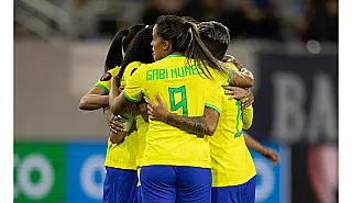 Brasil derrota México e se garante na decisão da Copa Ouro feminina