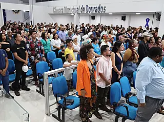 Em homenagens, Ishy reforça luta contra racismo