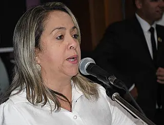 Lia pede fisioterapia e pediatria em Lagoa Bonita 
