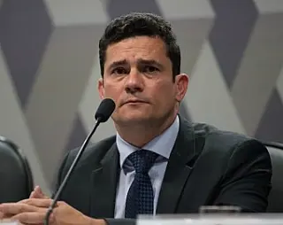 Moro diz no STF que Lula deve continuar sendo investigado em Curitiba