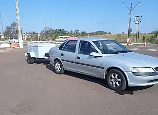 Agência reguladora autua carro particular cobrando pelo transporte de pessoas