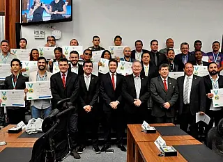 Deputados homenageiam apoiadores e praticantes de esportes no Estado