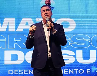 Riedel mostra números do Estado em encontro municipalista