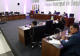 Vereadores aprovam diploma para escola