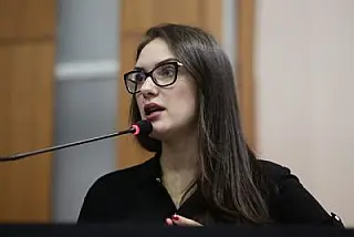 Deputada questiona seleção com mil vagas para Saúde