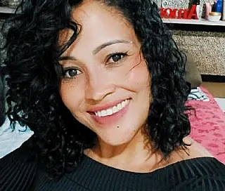 Homem mata ex e namorado com 50 facadas