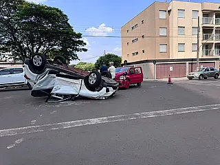 Cruzamento sem semáforo provoca mais um acidente em Dourados