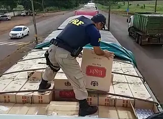 PRF confirma apreensão de carga de R$ 12 milhões em cigarros