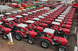 Governador entrega maior lote de equipamentos para a agricultura familiar