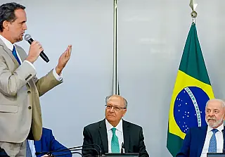 Lula acaba com a 'taxa da blusinha'