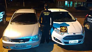 Genro e sogro são presos tentando 'passar' carros roubados