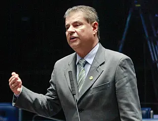 Líder da bancada de MS, Nelsinho pede explicações sobre cortes na Educação