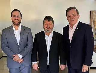 Bernardo vai ao CNE cobrar agilidade no Revalida