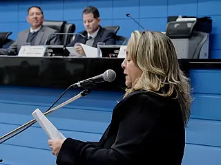 Projeto de Lia garante acesso de órfãos do feminicídio em escolas