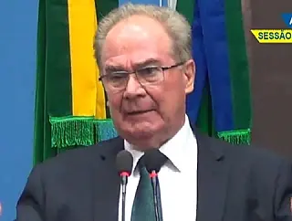 Idenor faz autodefesa e chora ao lembrar dificuldades enfrentadas