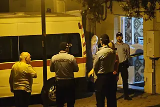 Filha mantém cadáver do pai em casa durante 15 anos usando água sanitária para disfarçar o odor